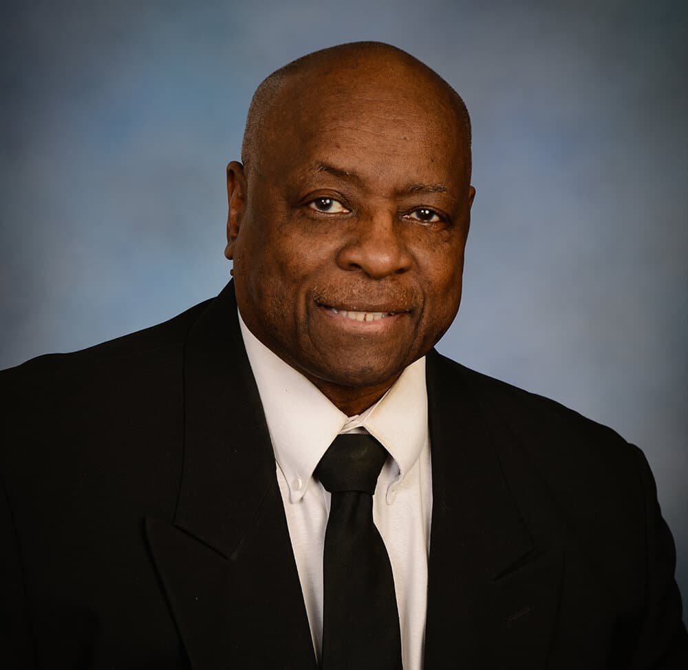 Otis Sampson Miembro de la Junta de Educación